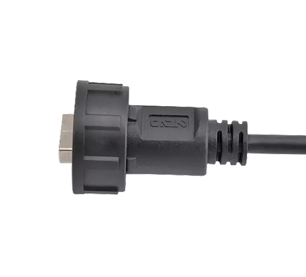 USB Macho a Macho Sobremoldeado con Cable (Roscado)